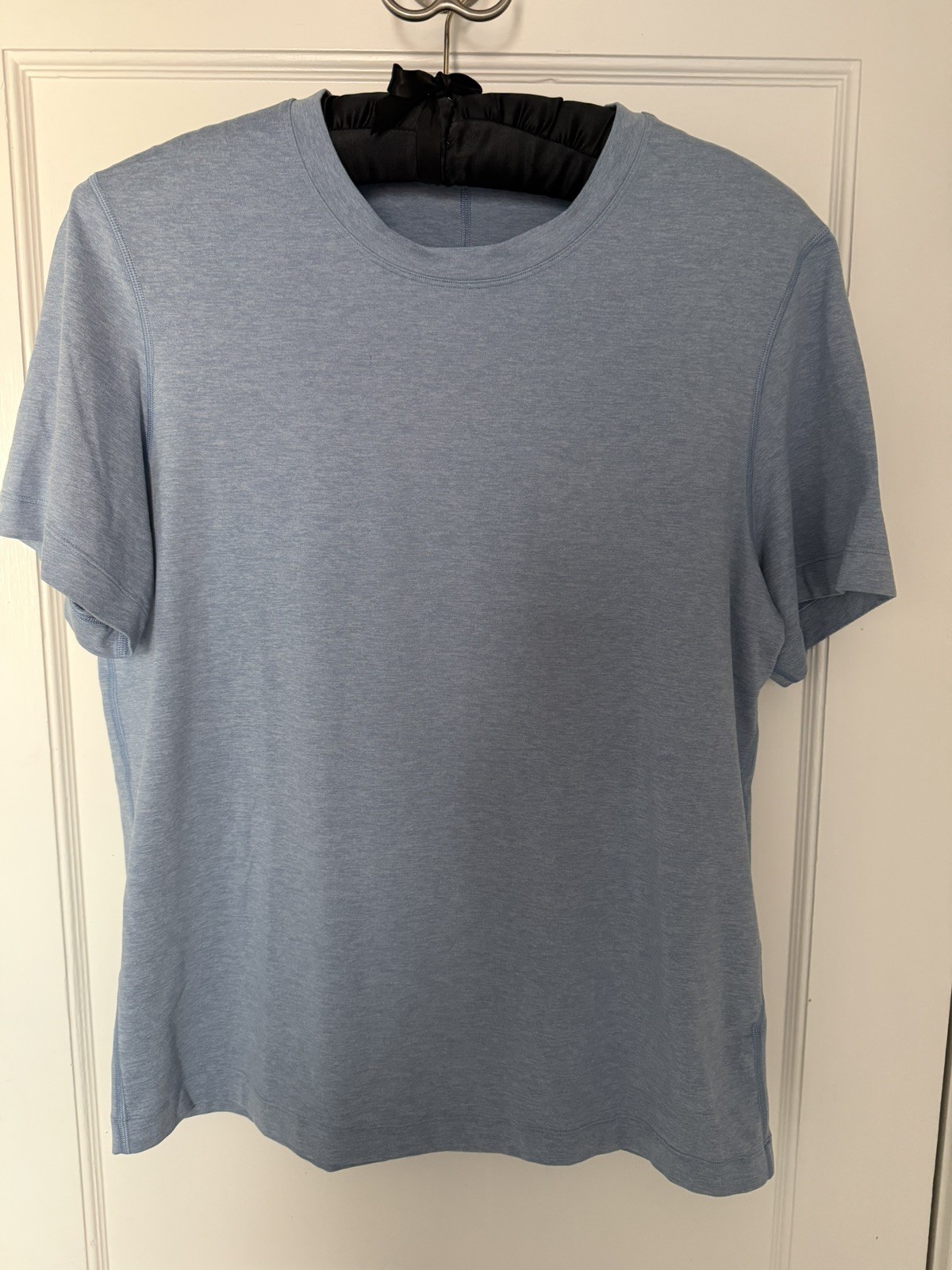 Lululemon Men’s Soft Jersey Short Sleeve Shirt Large Blue gallery
