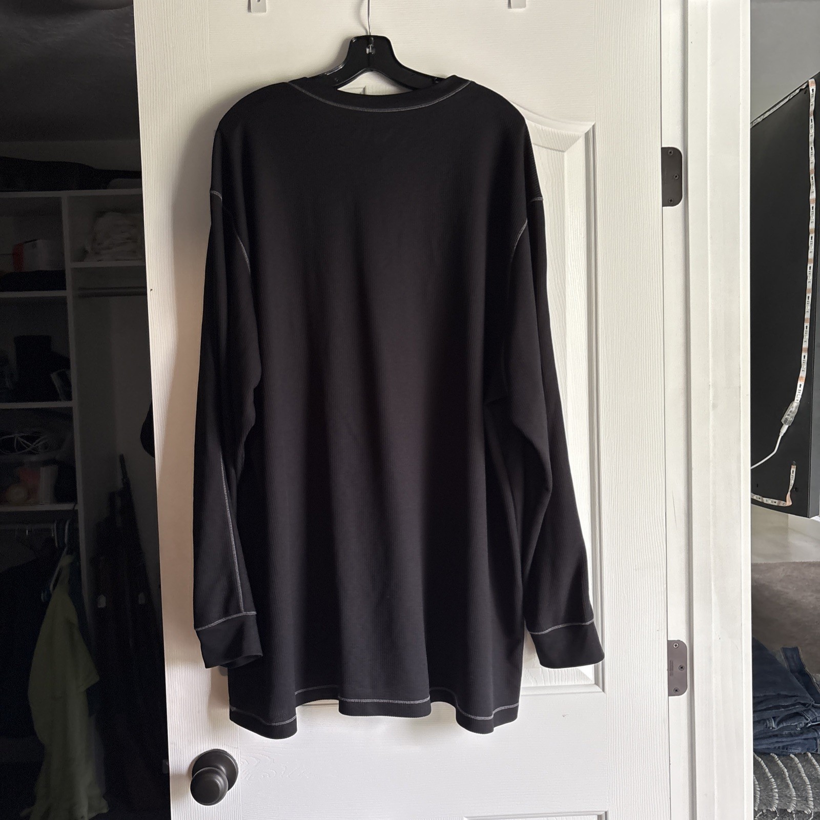Roundtree And Yorke Performance Black Thermal Henley 4XT gallery