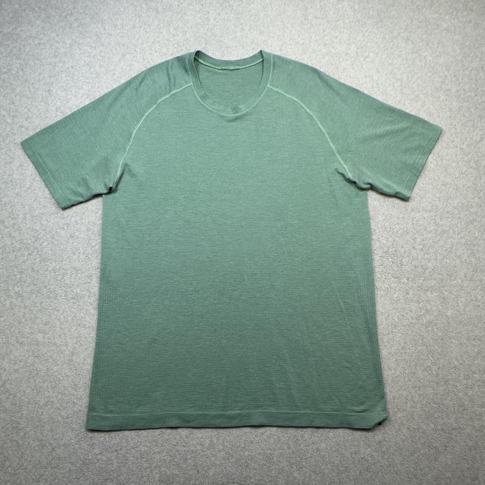 Lululemon Metal Vent Tech Tee Shirt Mens Large Green Short Sleeve Performance gallery