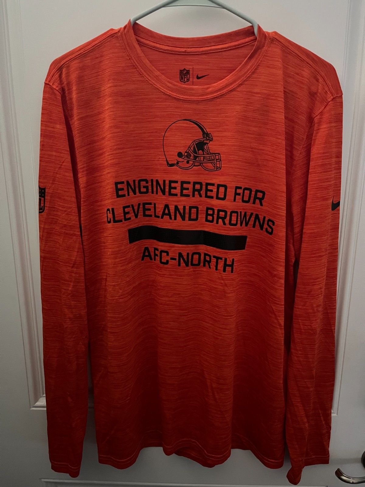 Nike Men's Cleveland Browns Team Orange Velocity Long Sleeve T-Shirt Size Medium gallery