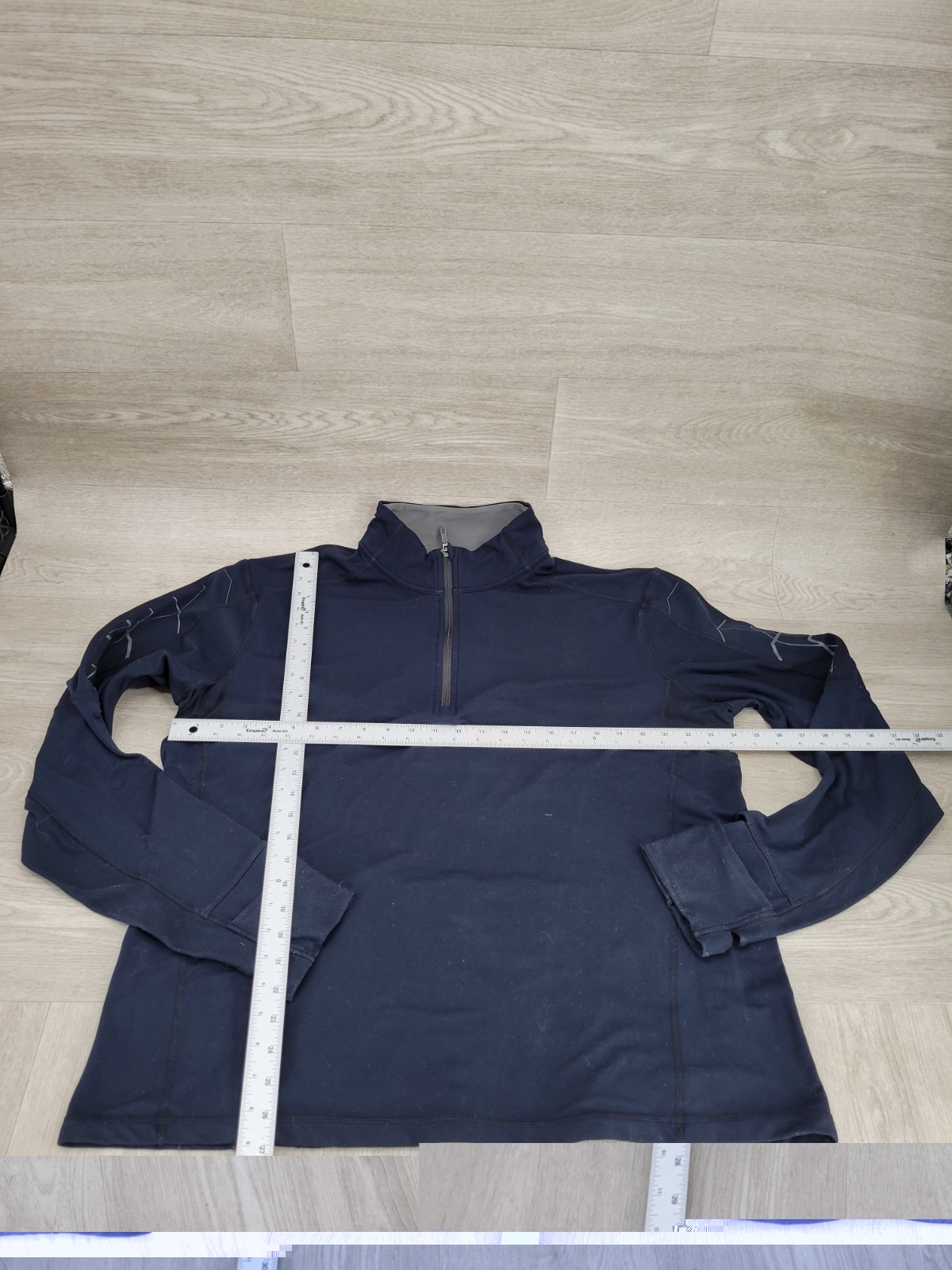 Lululemon Men's XXL Black 1/2 Zip Running Pullover Reflective Thumbholes Stretch gallery