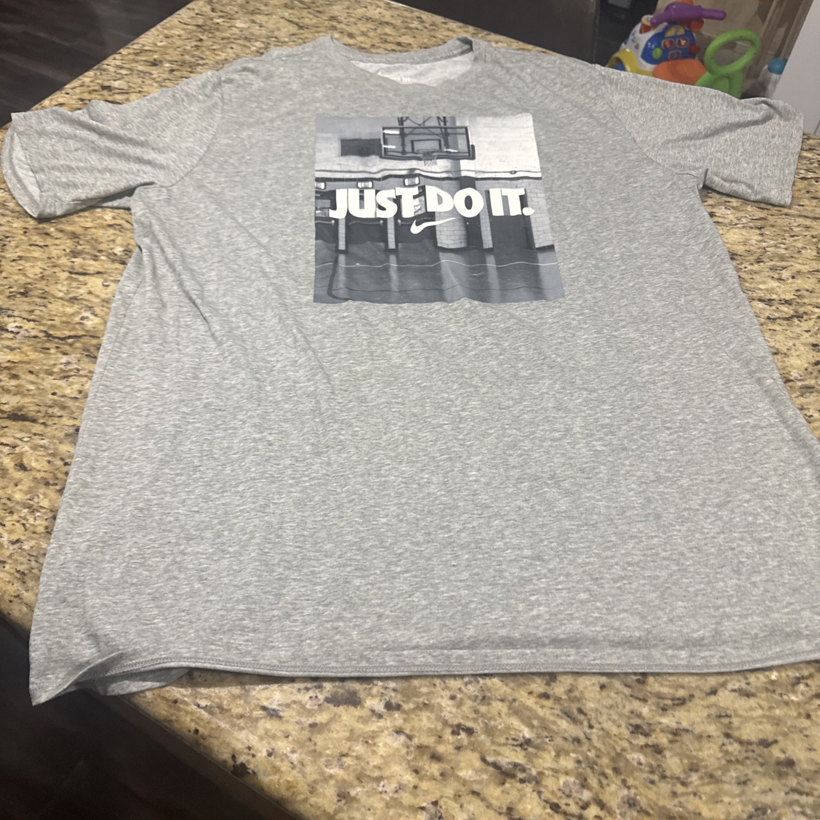 Nike Basketball T-shirt men’s XL preowned and good condition. See pictures. gallery