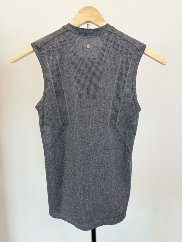 Lululemon Metal Vent Tech Tank Top Mens Small Gray Sleeveless Athletic Shirt gallery