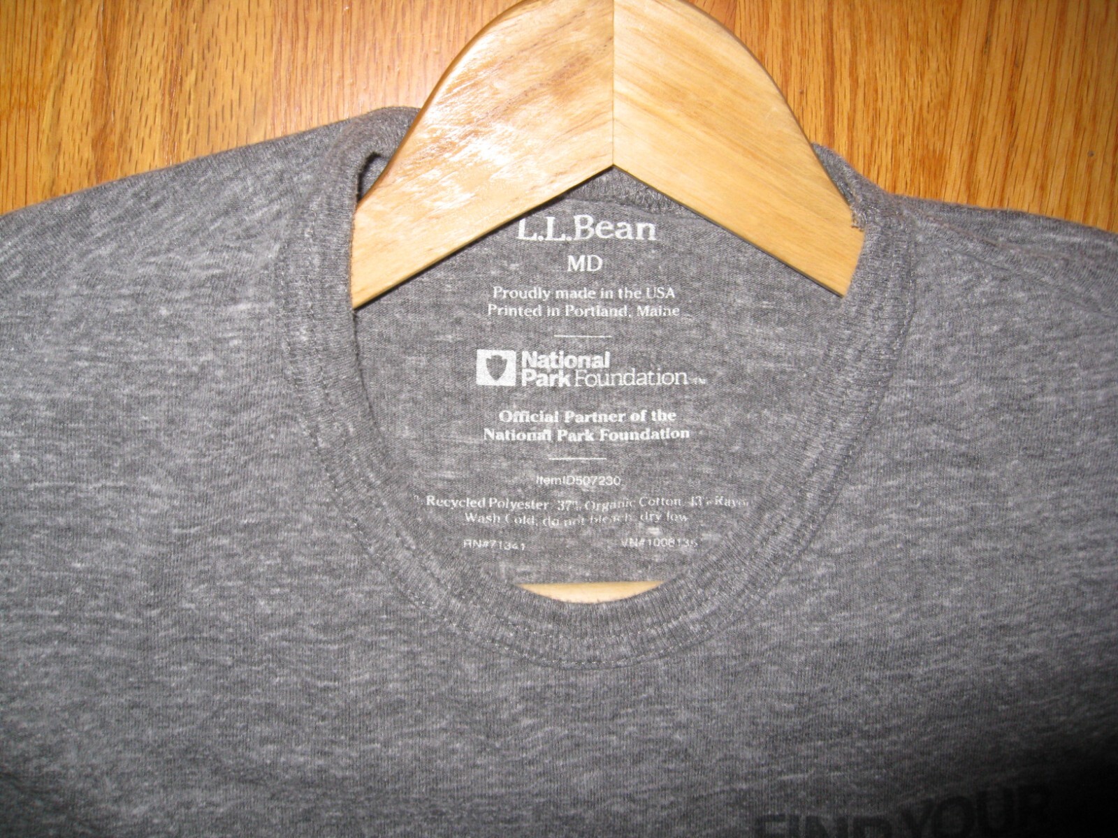 LL BEAN Find your National Park Men's sz MEDIUM Gray Short sleeve Crew T Shirt gallery