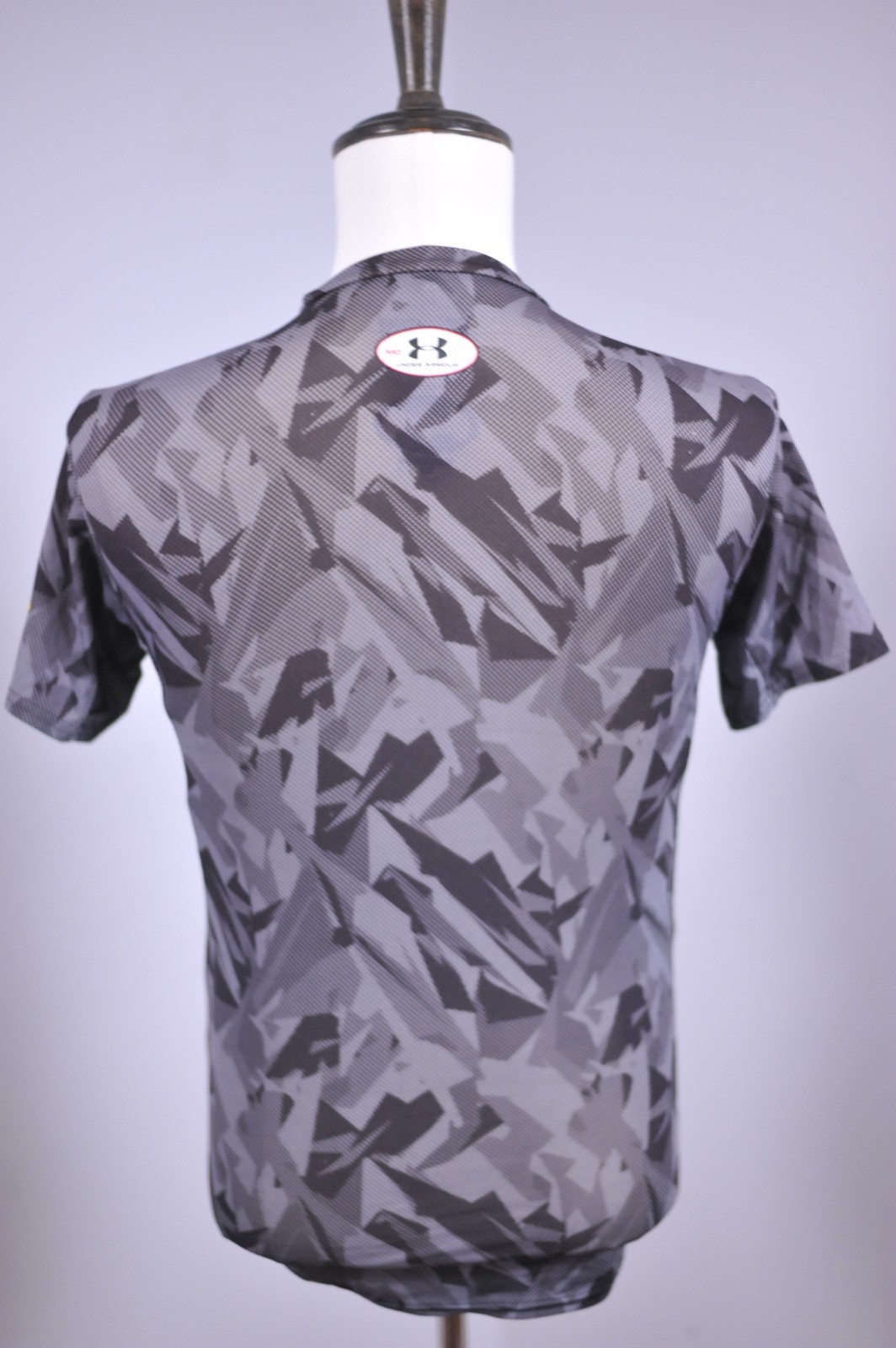 Under Armour Batman Compression Shirt Men's Medium M gallery