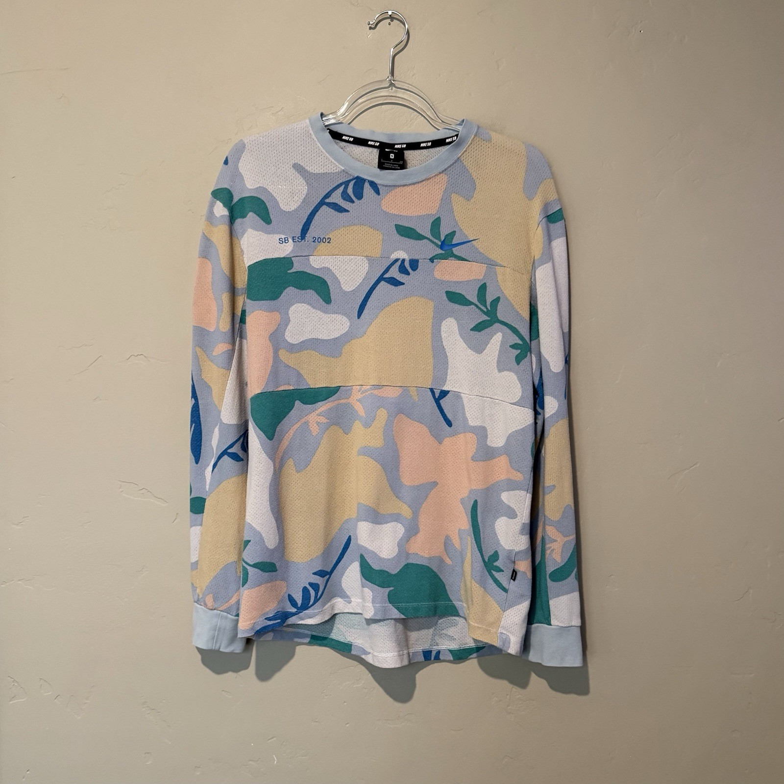 Nike SB Jersey Mens S Tropical Camo Mesh Long Sleeve Performance Shirt Y2K gallery
