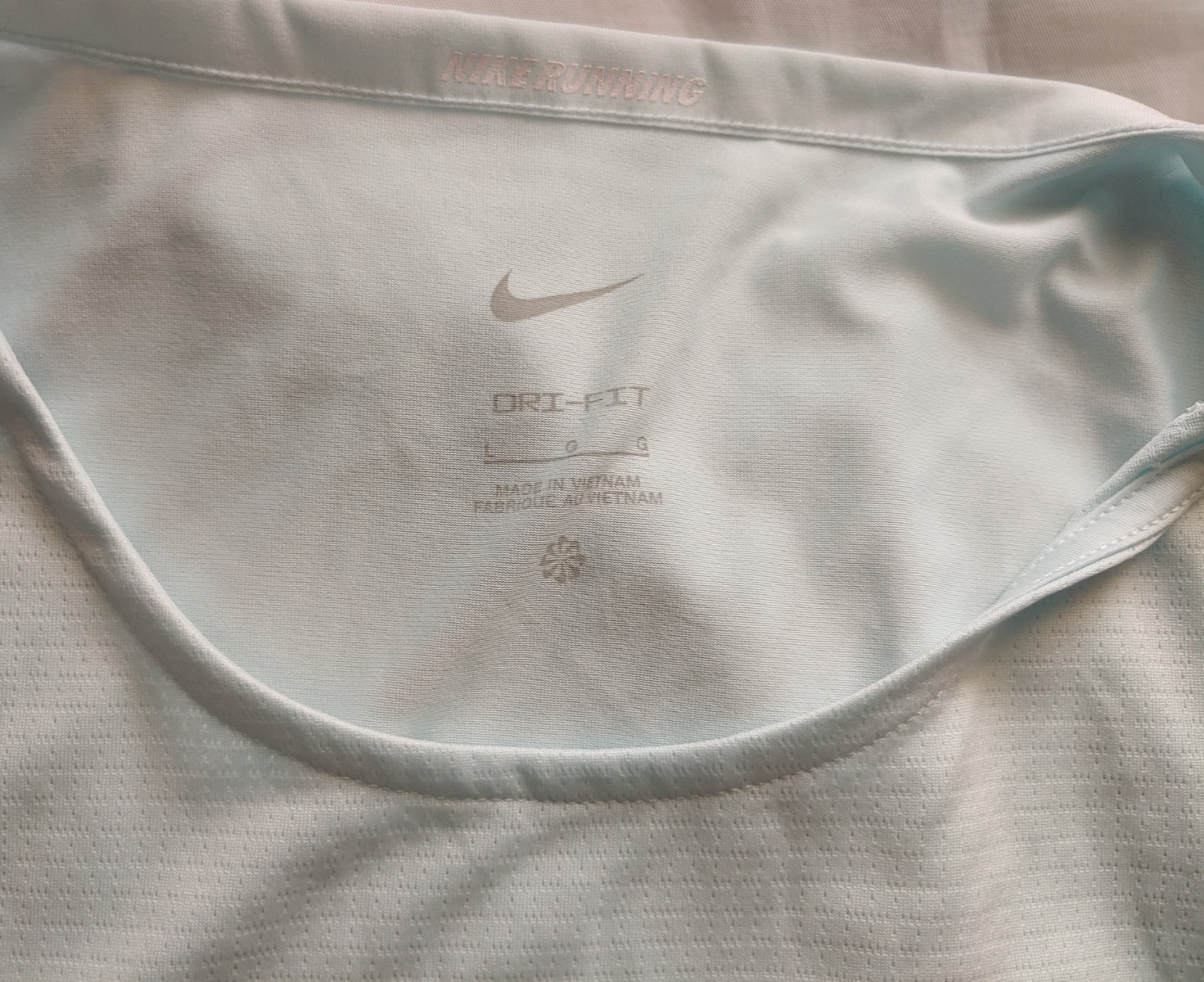 BNWT Chicago Marathon 2024 Finisher Nike Rise 365 T-Shirt - Size Large / L gallery