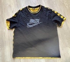 Nike Reversible Sportswear T Shirt Men’s XL. On Back Yellow Black Large Check