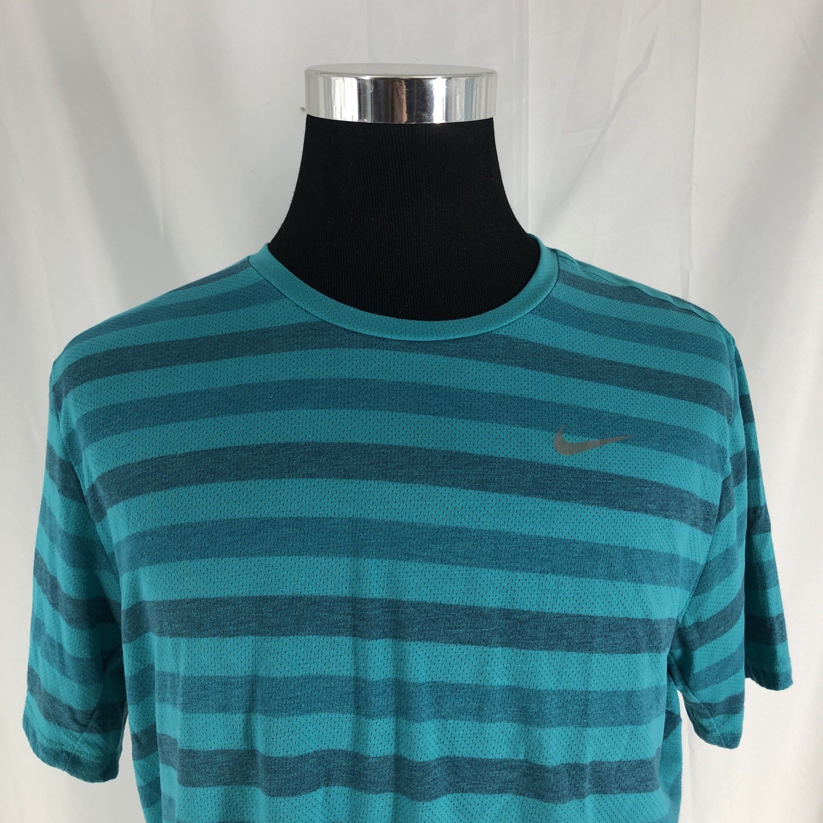 Nike Running Shirt Dri-Fit Men's Blue Stiped Top Back Pocket Size XL gallery