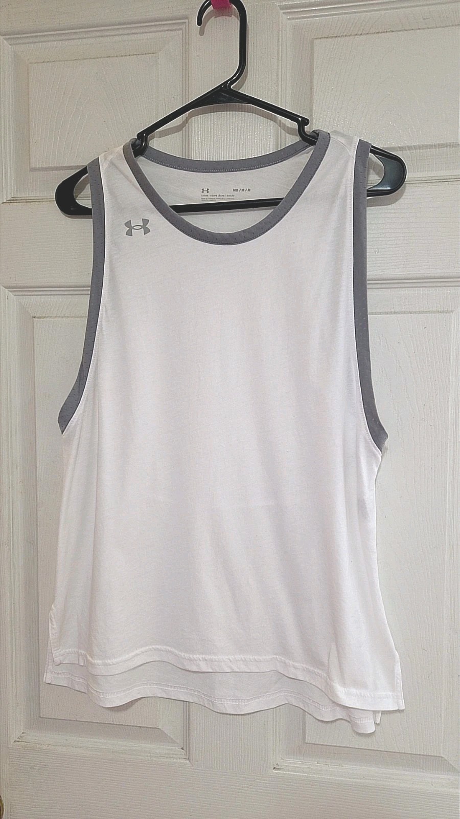 Under Armour Men’s M Regular Loose Fit Tagless Logo Crew Neck Tank White/Gray gallery