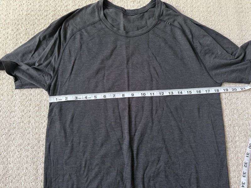 Lululemon Metal Vent Tech T Shirt in Heather Black Men M Performance Wicking gallery