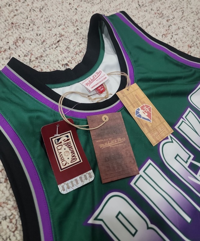 NBA Milwaukee Bucks Ray Allen Mitchell & Ness Jersey 75th Anniversary Size 3XL gallery