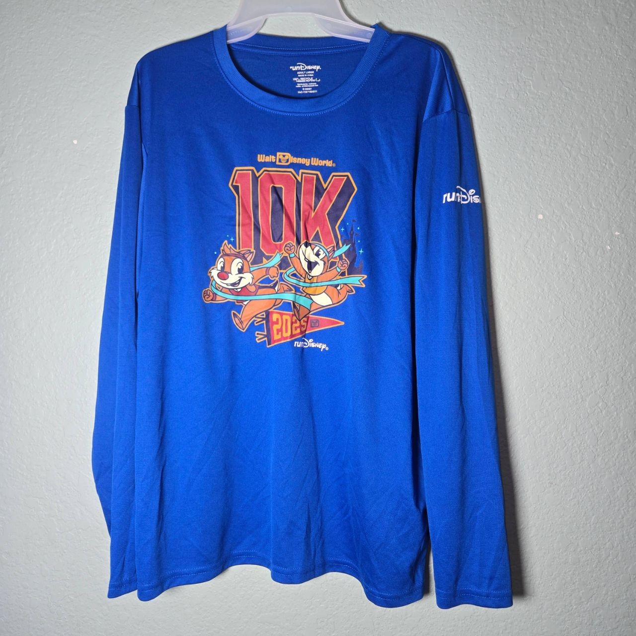 RunDisney Marathon Weekend 2025 WDW Adult Large Blue Shirt 10K Chip Dale Disney gallery