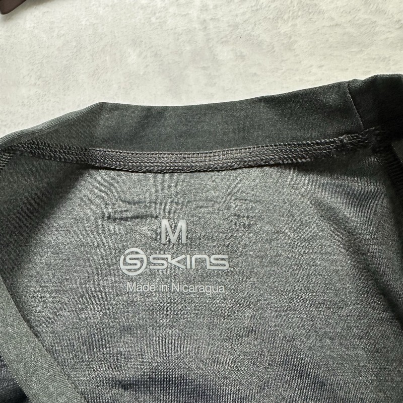 Skins Compression Sleeveless Shirt Men’s Size Medium Charcoal Gray Base Layer gallery