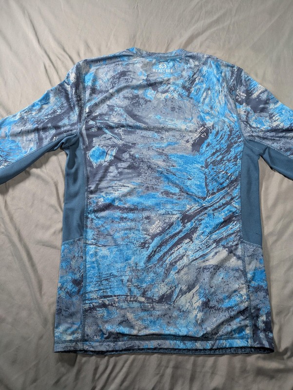 Realtree Fishing Shirt Mens Small Blue Aspect Camo Long Sleeve Reversible Vented gallery