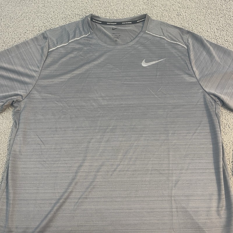 Mens Nike Dri-FIT Running Tee Gray Large AJ7565-085 Reflective Lightweight NWT gallery