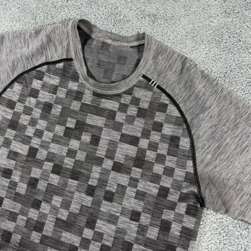 Lululemon Metal Vent Tech Shirt Mens Medium Grey Pixel Checkered S/S Training