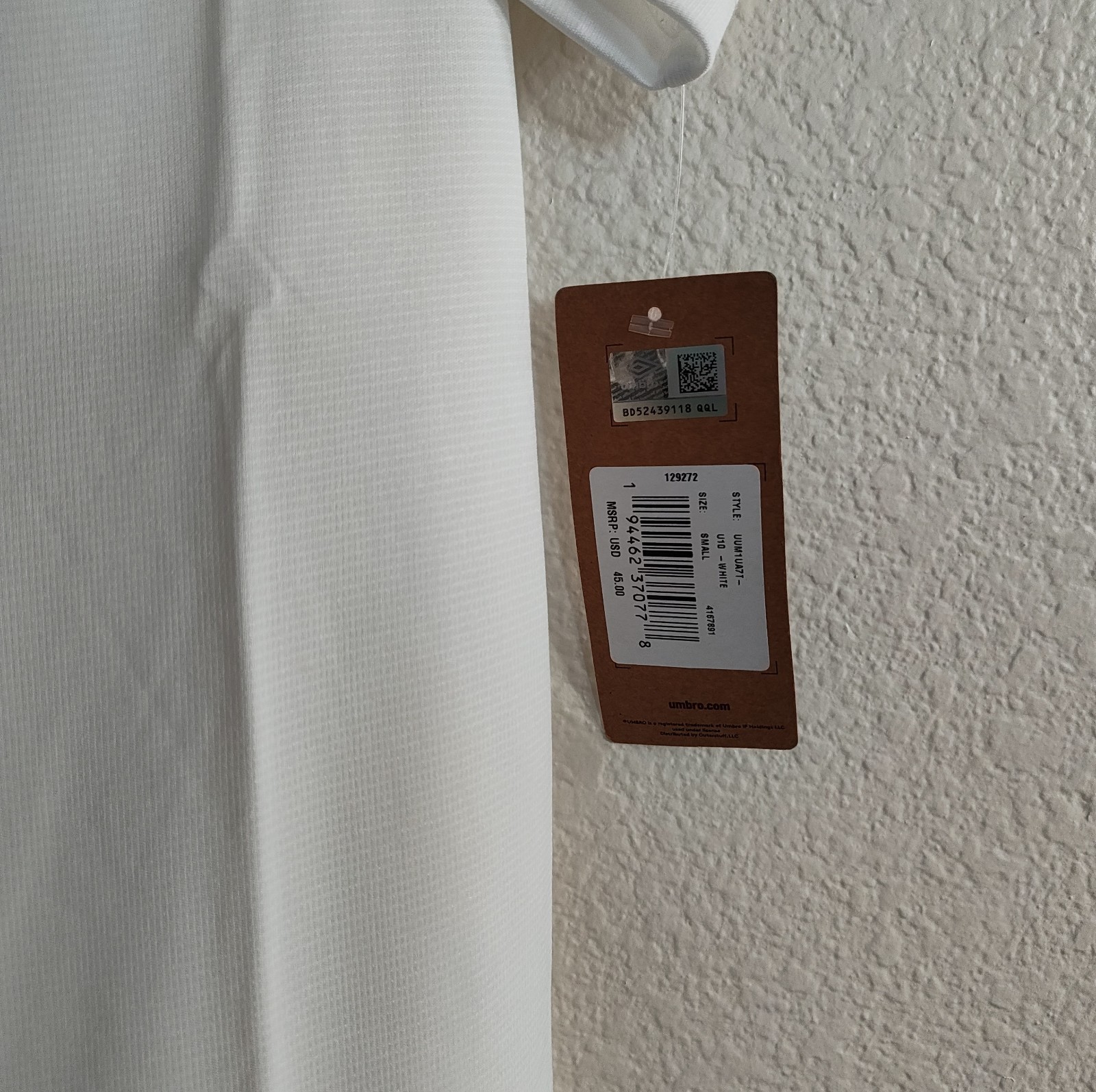 Umbro Men's White Compression Workout T-shirt Size Small gallery