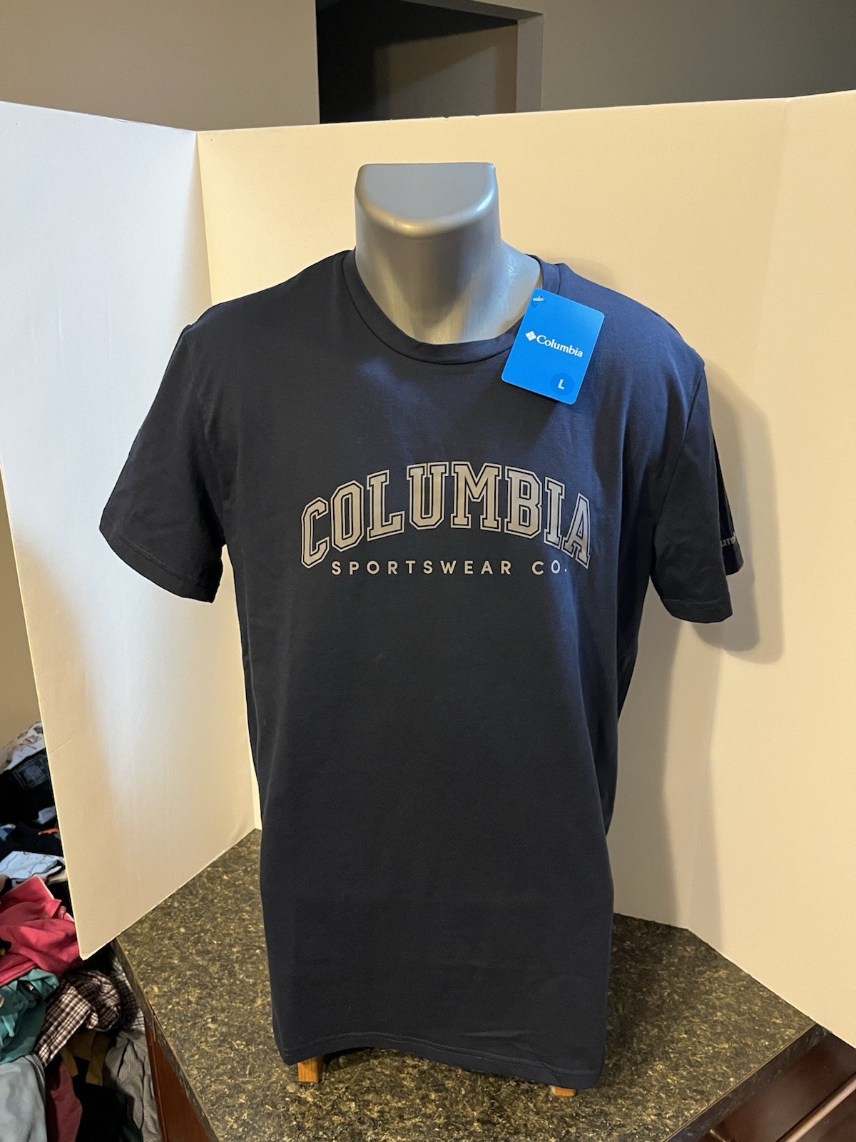Columbia Men's T-shirt Large - Cotton Poly - NWT Athletic Fit - Blue gallery