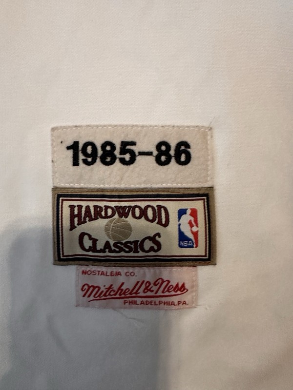 Mitchell & Ness Patrick Ewing NY Knicks 1985/86 Hardwood Classics Jersey 52 gallery