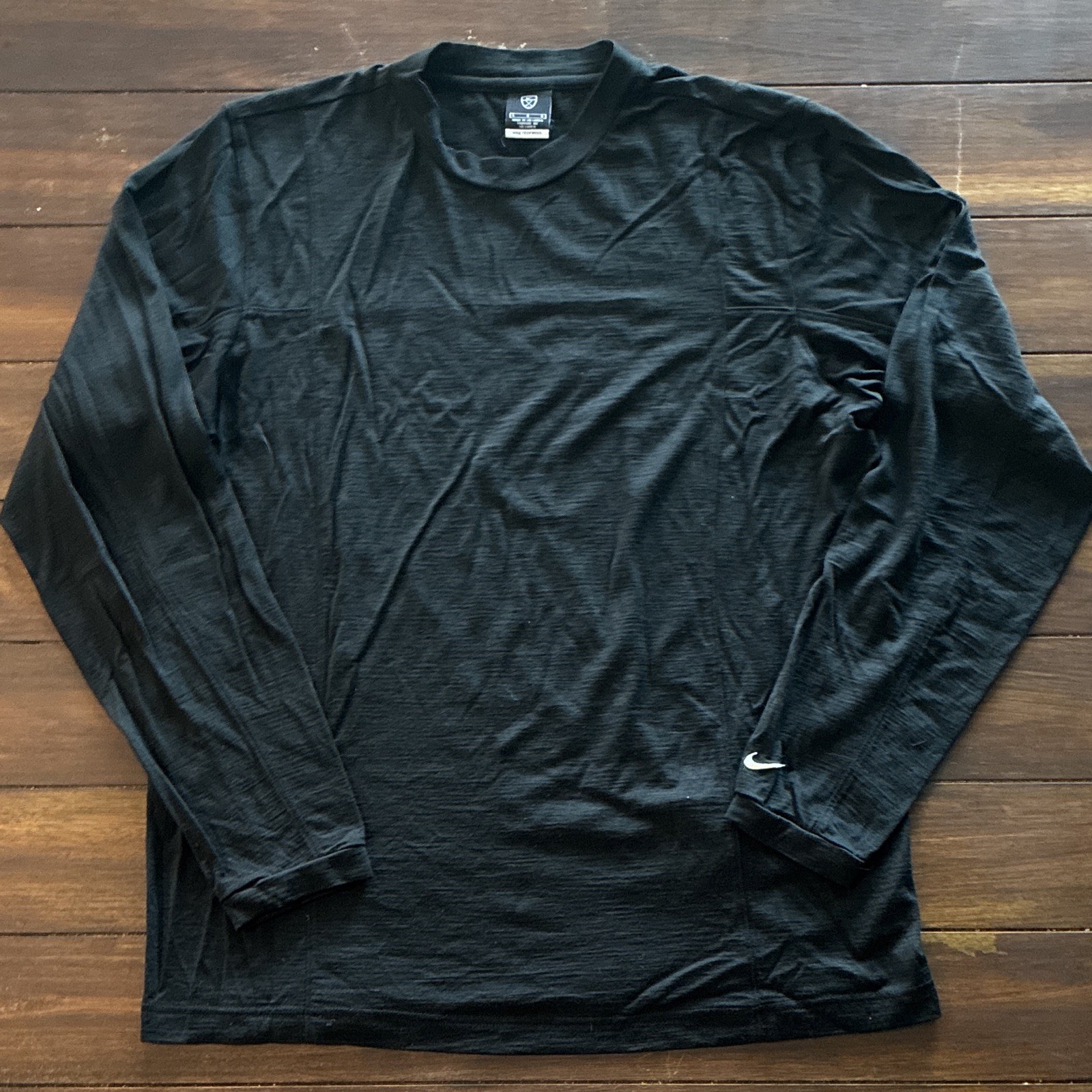 Nike Tech Wool Men's L Black Merino Wool Lightweight Long Sleeve Crew Tee gallery