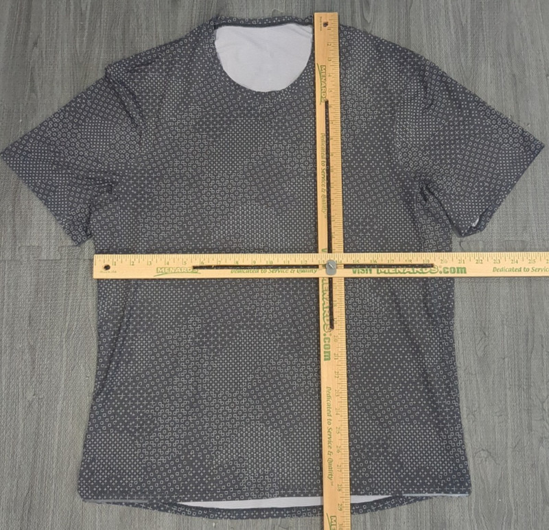 Lululemon Run Out Pullover Shirt Approx Sz M/L Gray Short Sleeves Stretch gallery