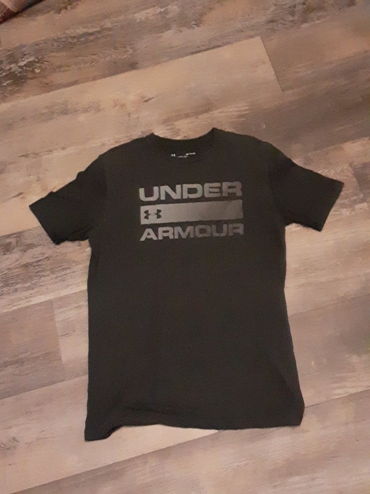 Black And Gray Under Armour Men's T-Shirt. Men's Size Small.