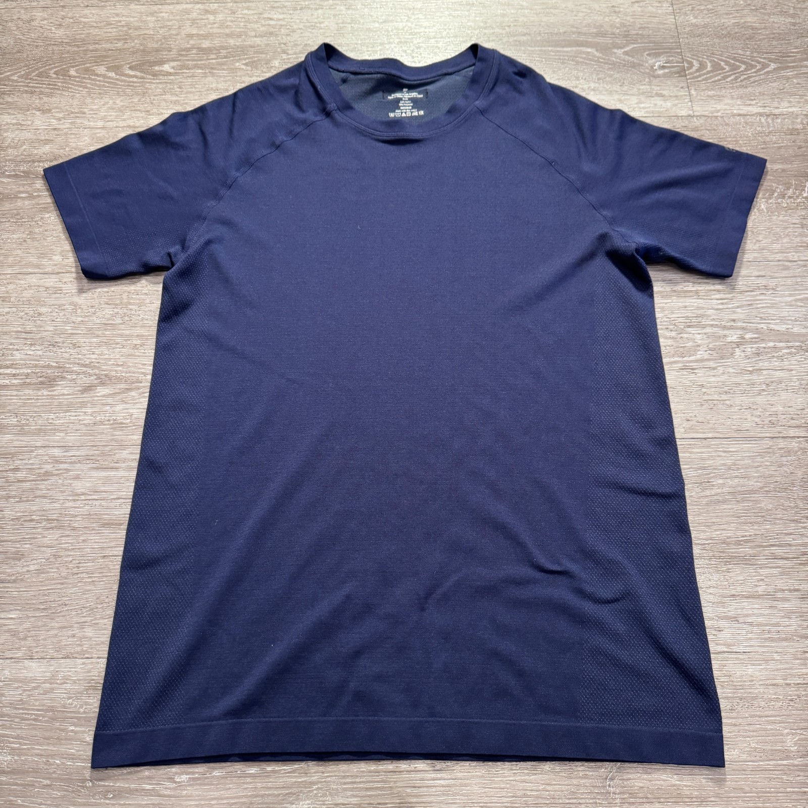 Fabletics Shirt Mens M Blue Nylon Blend Breathable Raglan Performance Gym Active gallery