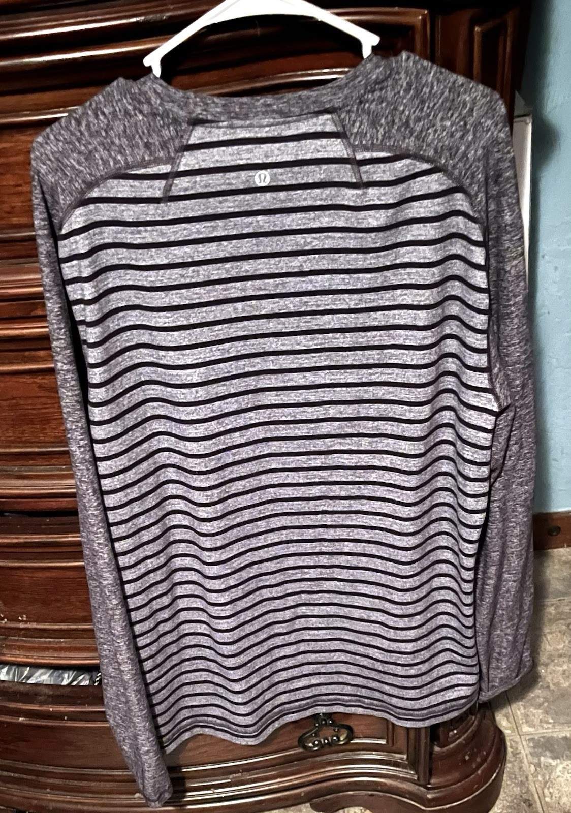 Mens Large Gray Striped Lululemon Long Sleeve Shirt! gallery