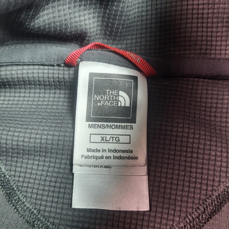 The North Face Mens XL Gray VaporWick 1/4 Zip Pullover Grid Fleece Shirt gallery