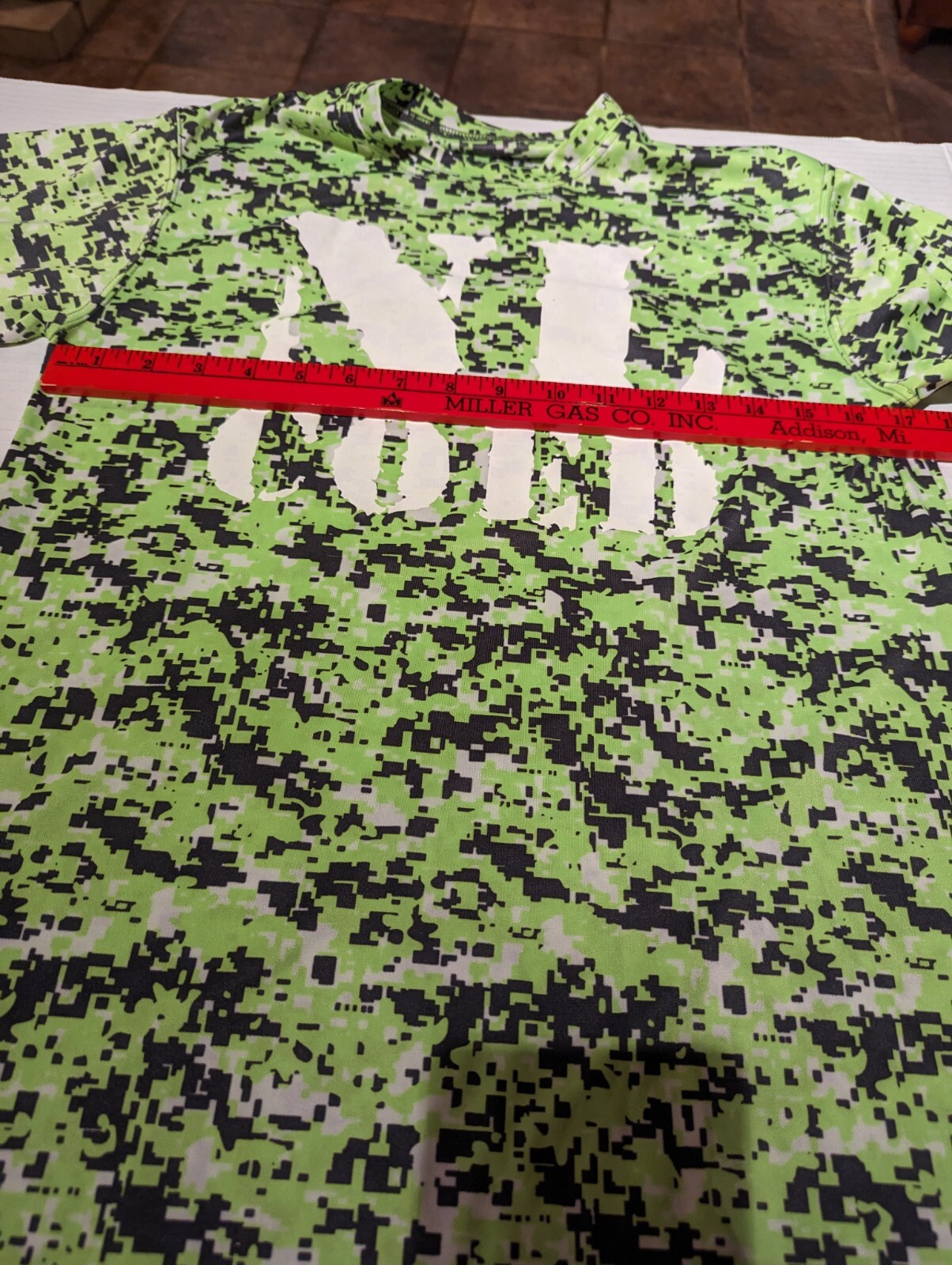 HOLLOWAY Activewear T-shirt Medium Digital Camo Green Grey NL Coed 65378 gallery