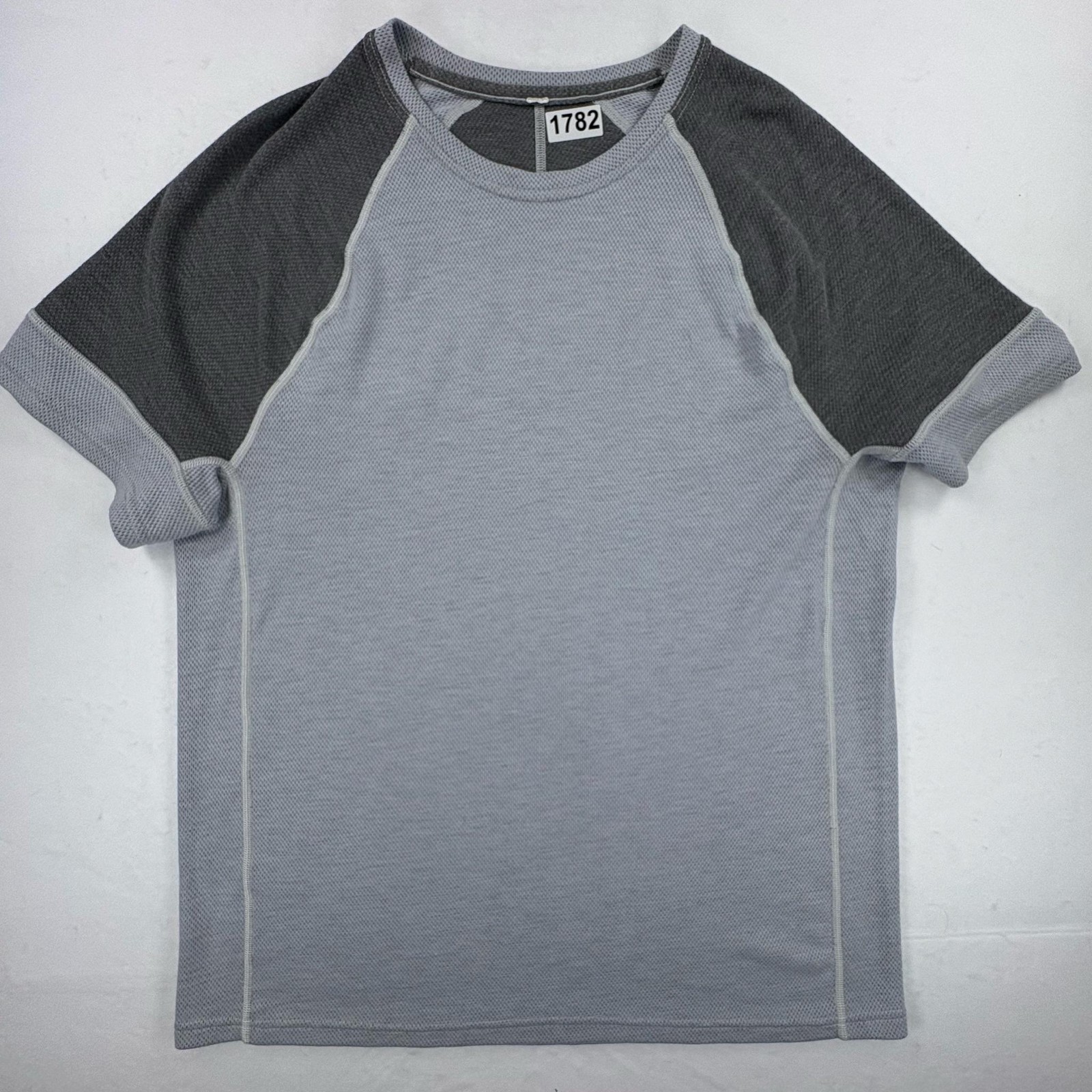 Lululemon Shirt Mens Medium Gray Colorblock Short Sleeve Mesh Athletic Tee gallery