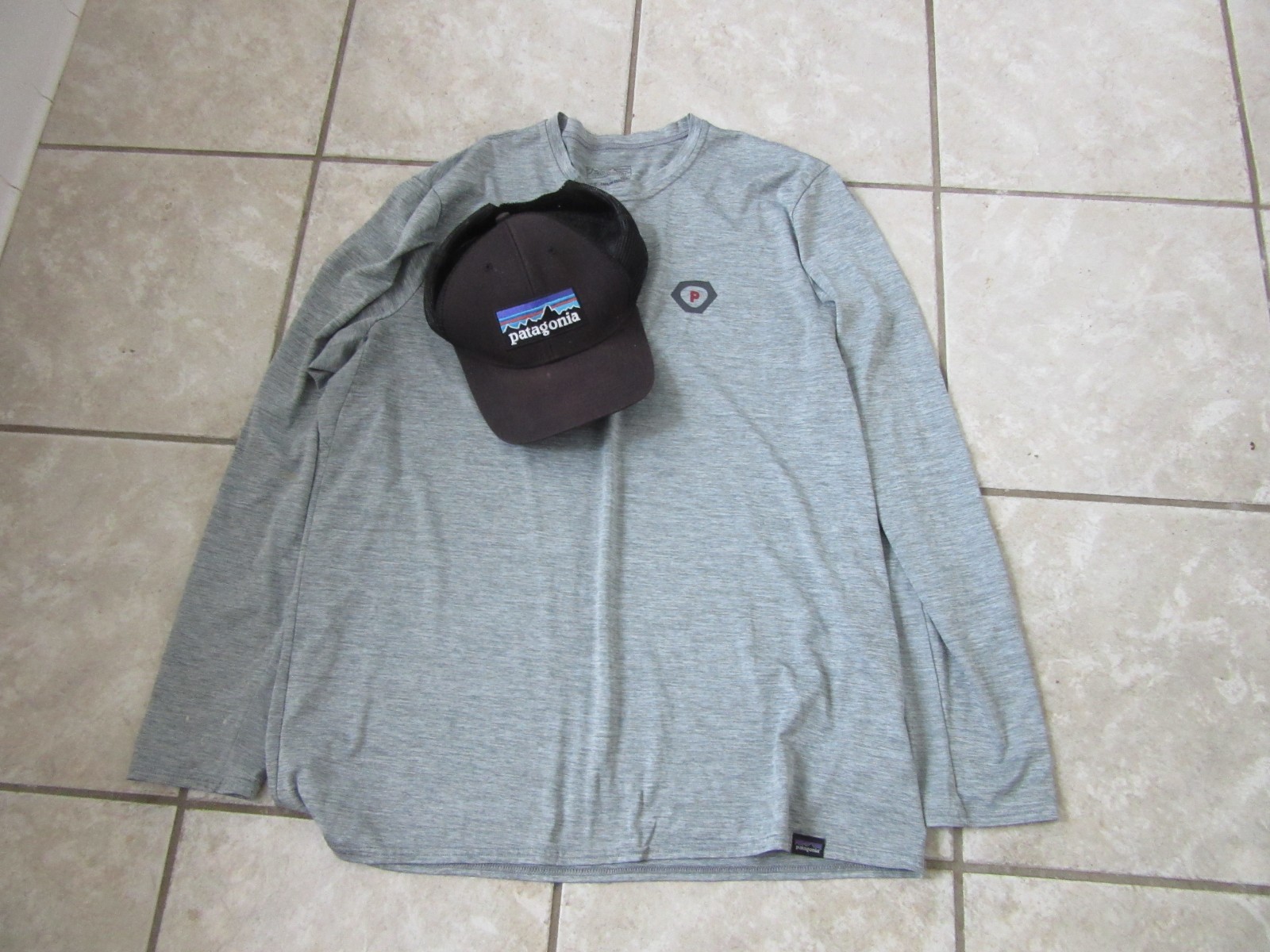 Patagonia Capilene Daily Base layer Performance Shirt Men's Sz L + HAT / EUC gallery