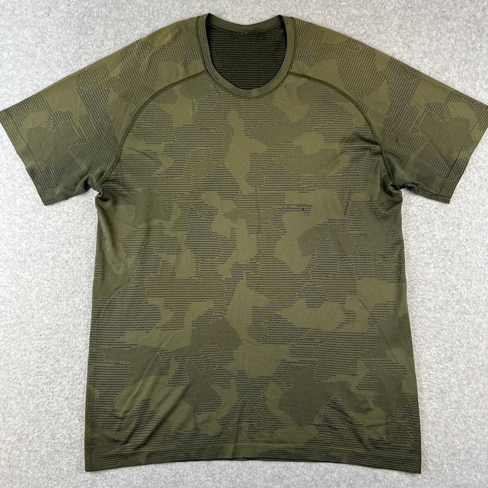 Lululemon Metal Vent Tech Performance Stretch Shirt XL Mens Green Camo Active