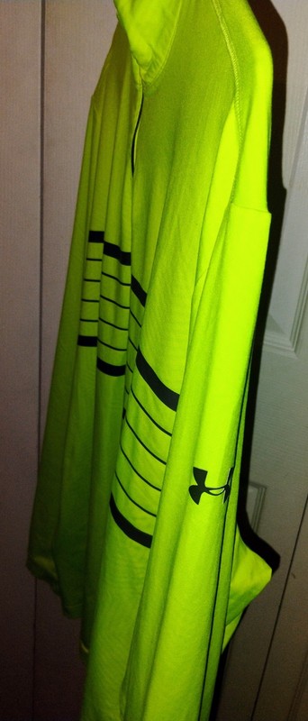 Under Armour Men's All Season Gear Size Large Loose Fit Color Fluorescent Yellow gallery