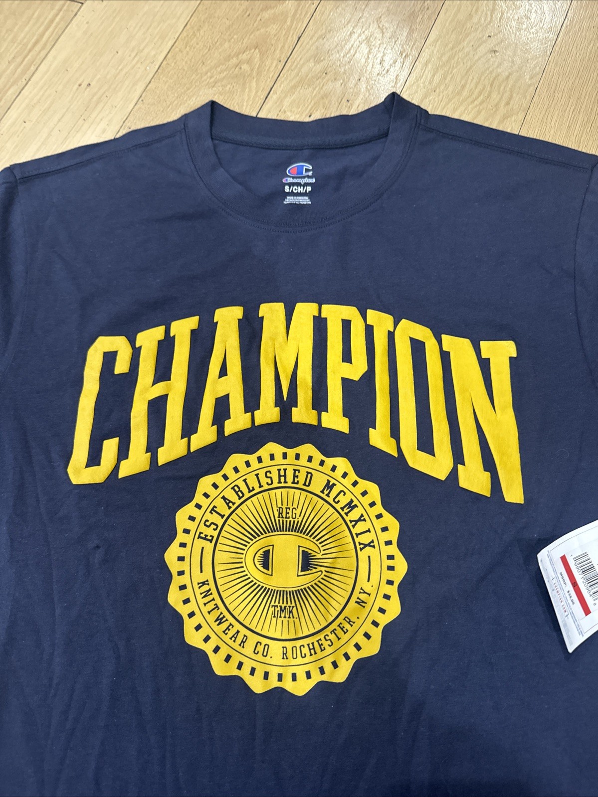 Champion mens Established Gaphic Tee - Navy Small Brand New W Tag gallery