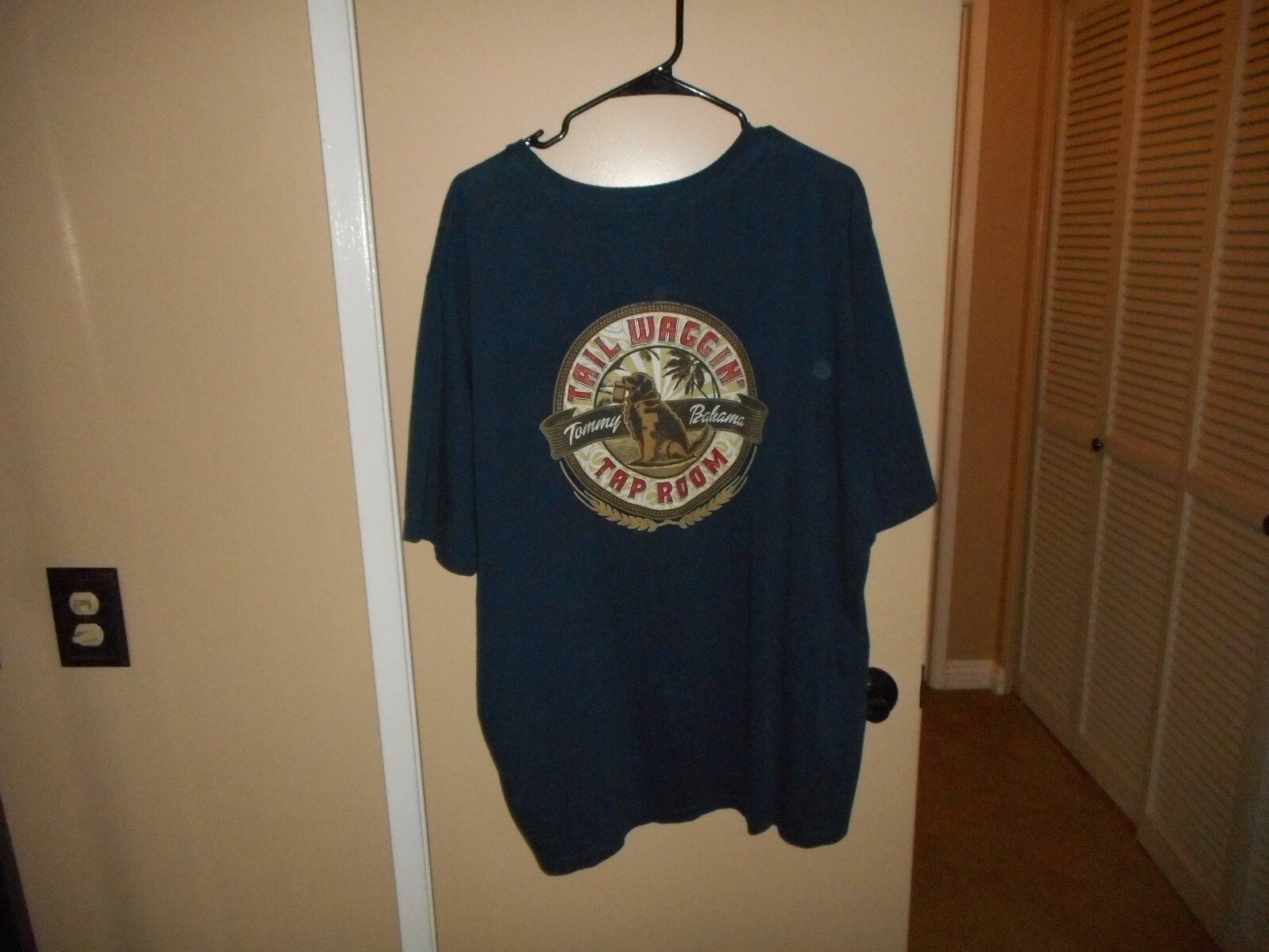 Tommy Bahama "Tail Waggin" Tap Room Cotton Navy Short Sleeve T-Shirt XXL gallery