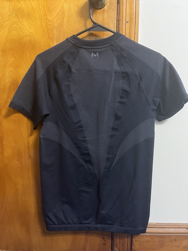 Momentum Compression Shirt Size Medium Used NO REFUNDS gallery