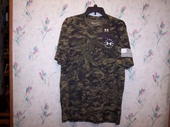 UNDER ARMOUR HEAT GEAR FREEDOM CAMO MENS LOOSE T-SHIRT SIZE LARGE NEW