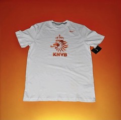 NIKE NETHERLANDS NATIONAL TEAM CORE BASIC MENS SOCCER T-SHIRT – MENS SIZE LARGE