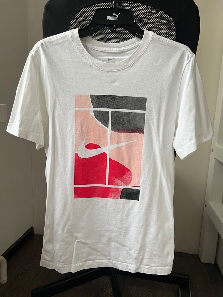 NIKE MEN'S COURT GRAPHIC SEASONAL TENNIS TEE JERSEY SHIRT sz S