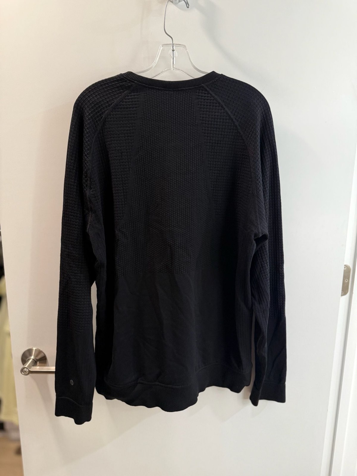 Lululemon Engineered Warmth Long-Sleeve Crew Black gallery