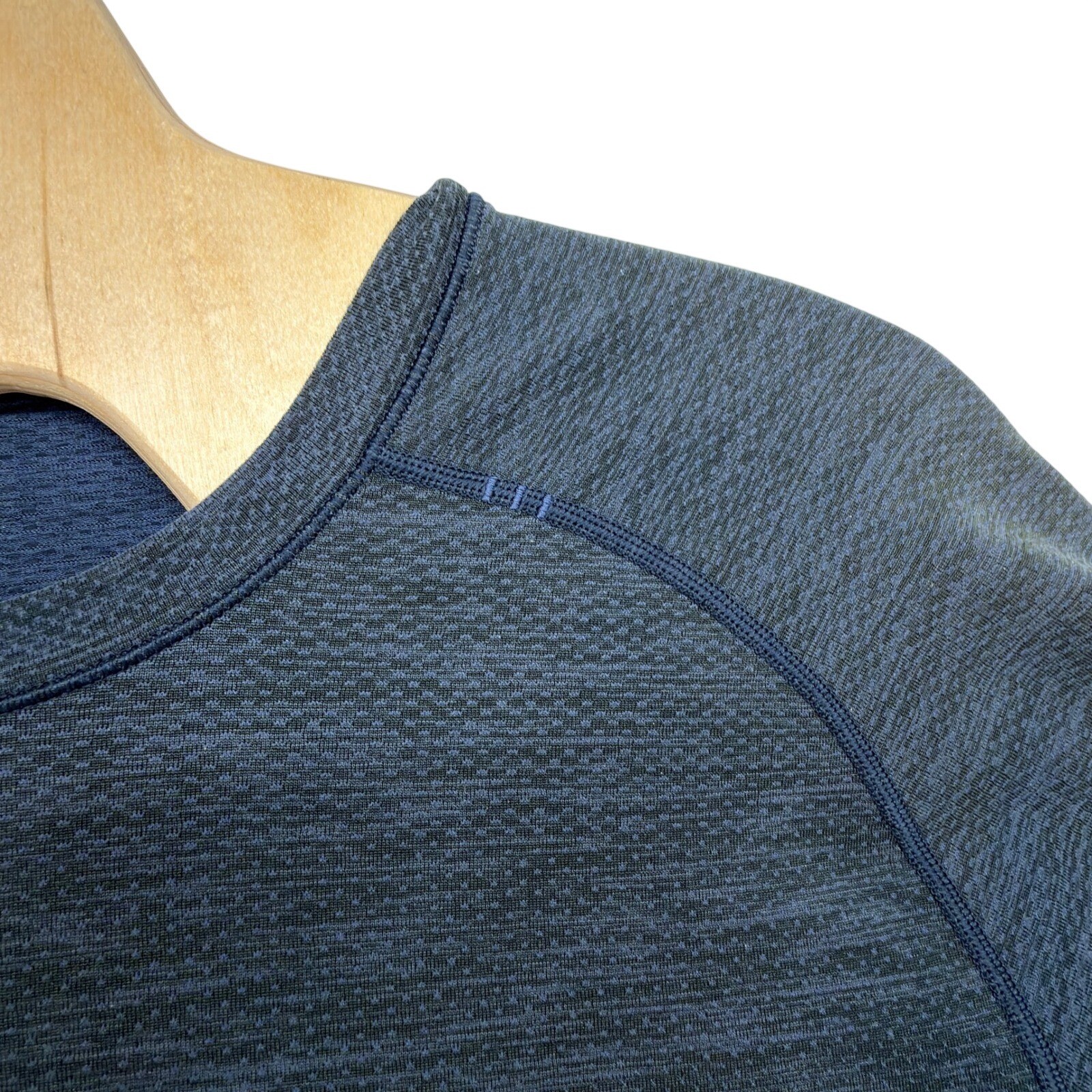 Lululemon Mens Short Sleeve Crew Neck T Shirt Athletic Performance Gray Blue L gallery