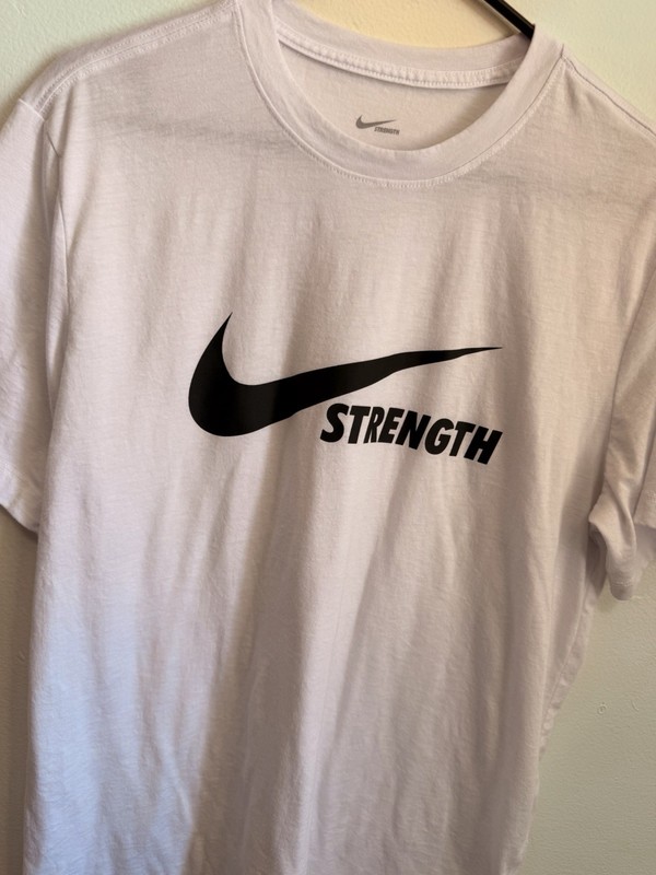 Nike Dri Fit Mens T-Shirt Size Medium White Nike Athlete Atheleisure gallery