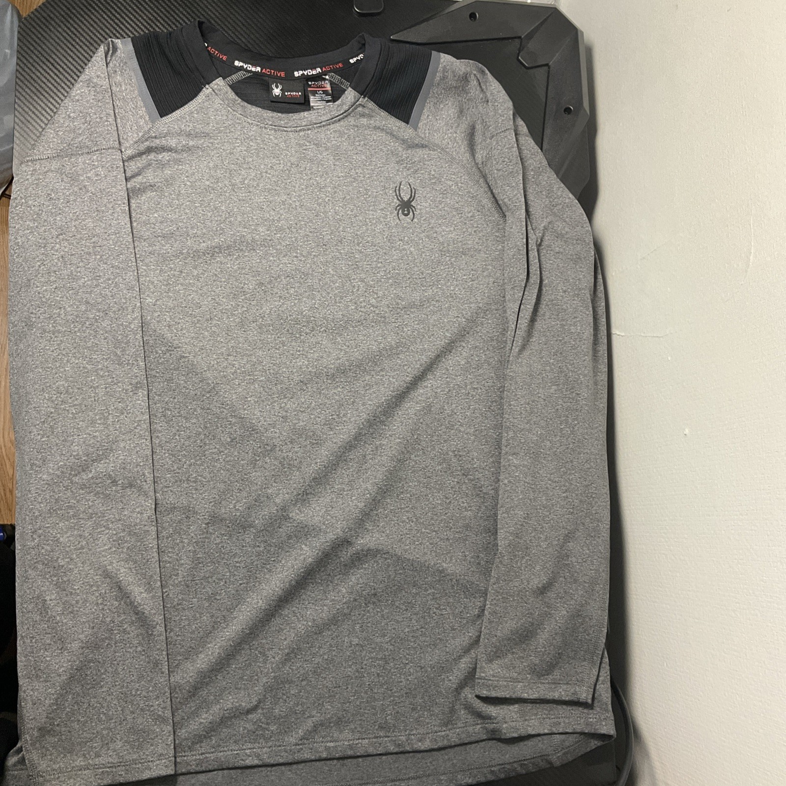 SPYDER Men’s Active 4 Way Stretch Long Sleeve Shirt Large with Black Spyder Logo gallery