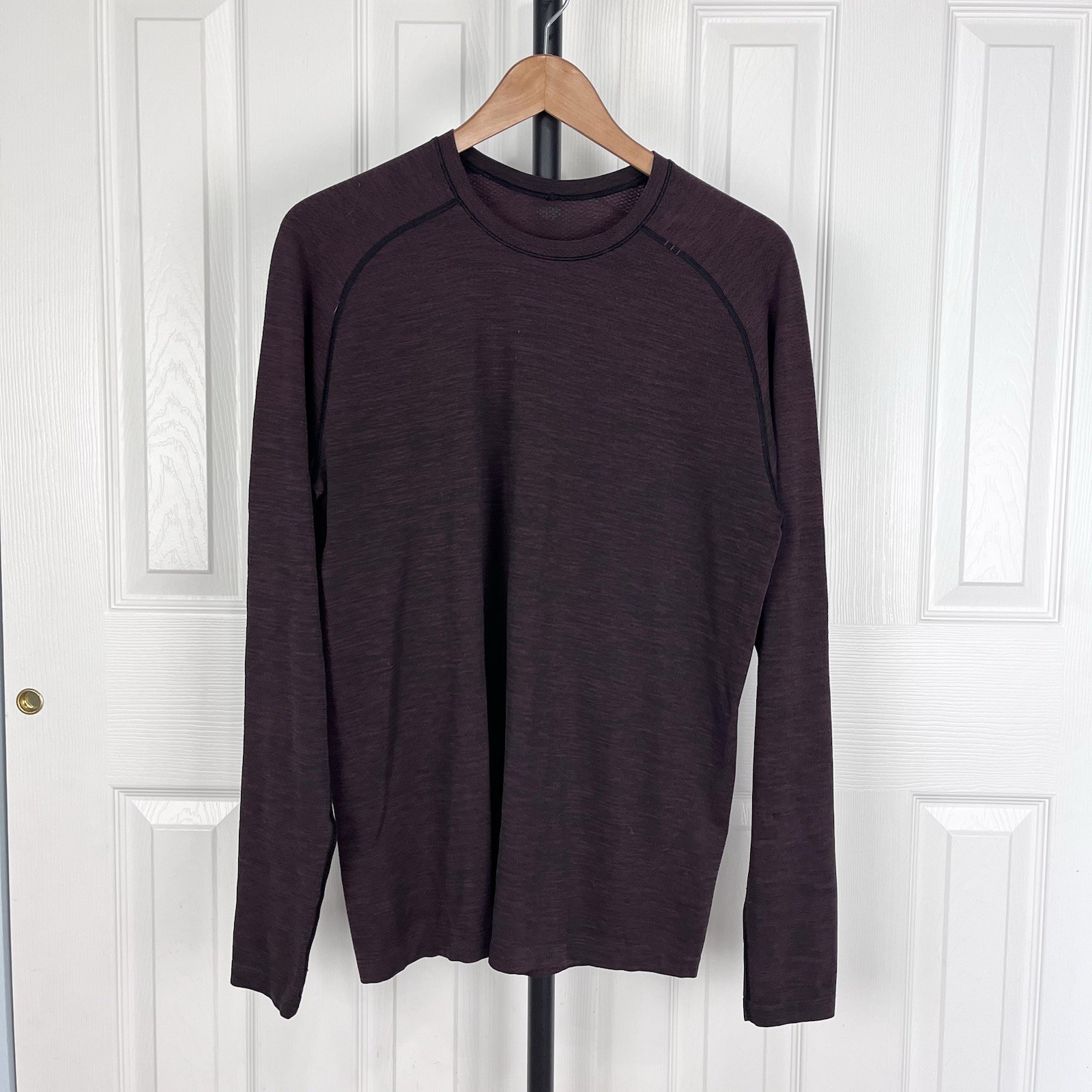 Lululemon Metal Tech Vent Long Sleeve Medium Maroon Burgundy gallery