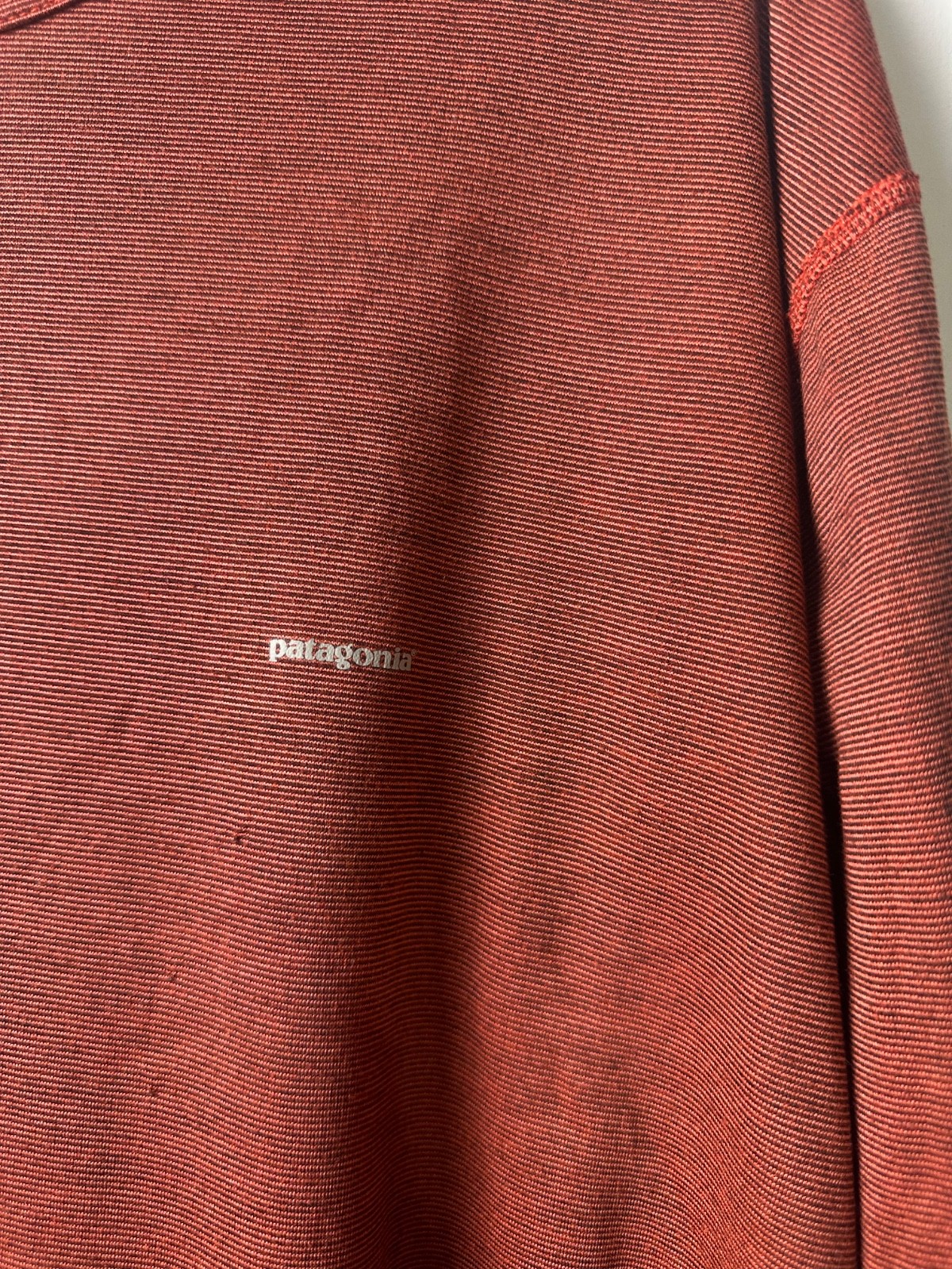 Patagonia Midweight Capilene Baselayer Long Sleeve Red Men’s Size XL Stripe A19 gallery