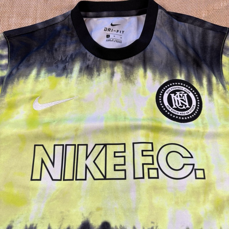 NIKE Football Club Men's Dri-Fit Black Green Crewneck T-Shirt Jersey Size Medium gallery
