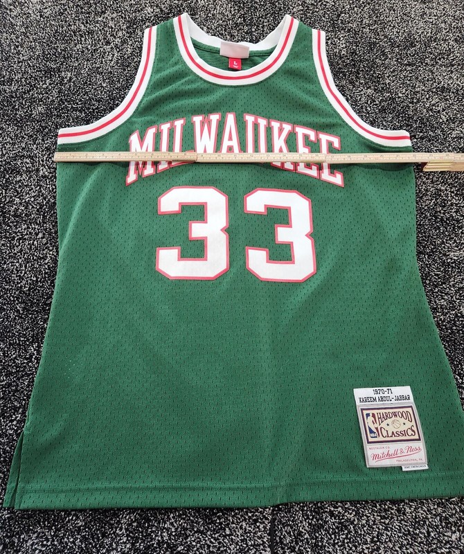 Kareem Abdul-Jabbar Bucks Mitchell & Ness 1970-71 HWC Swingman Jersey Sz Large gallery
