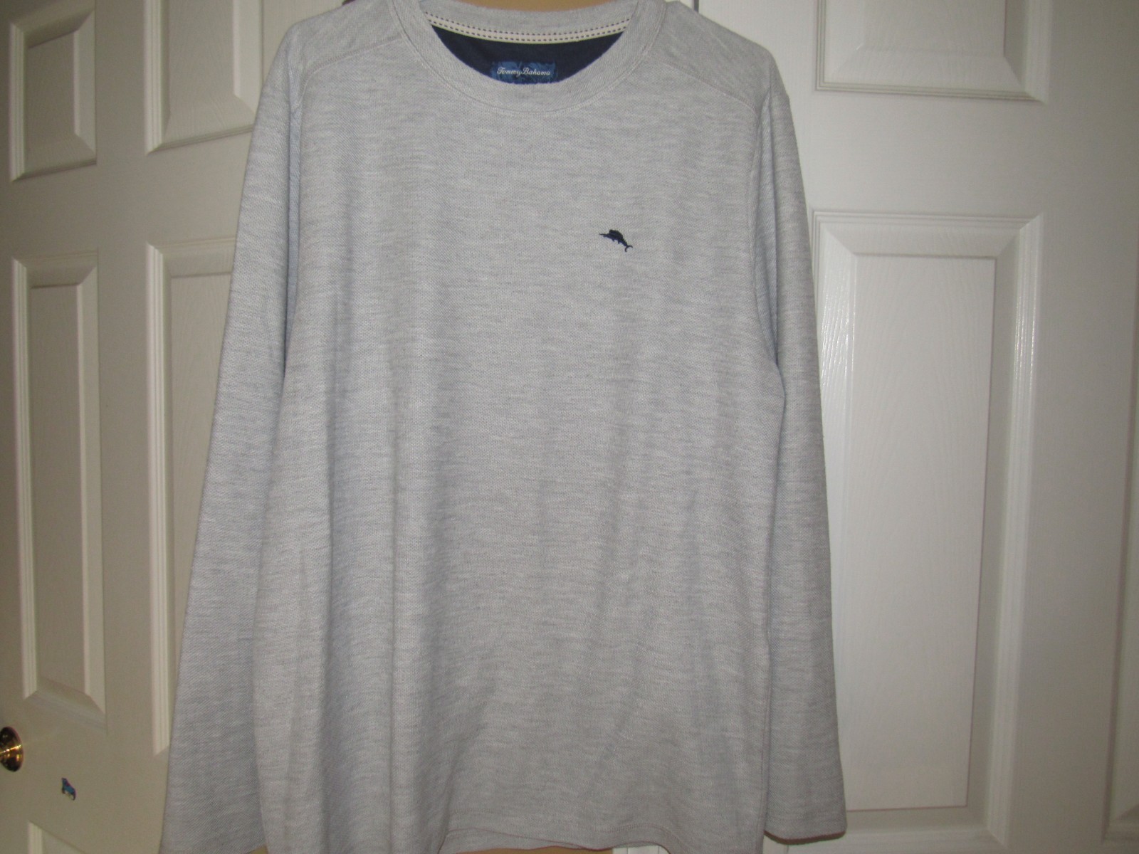 TOMMY BAHAMA Men's Large Gray Pullover Shirt Lightweight Sweatshirt Logo Long Sl gallery